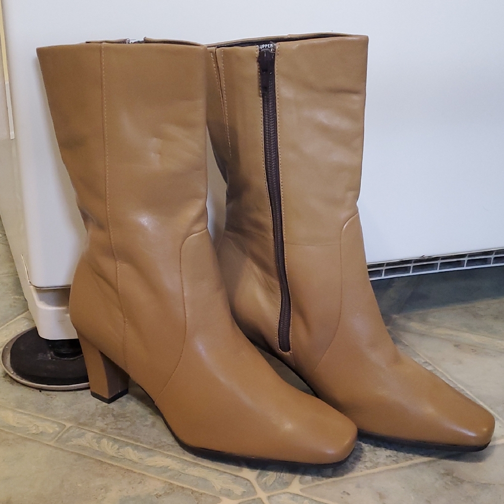 Easy Spirit Tan Heeled Bandit Boots